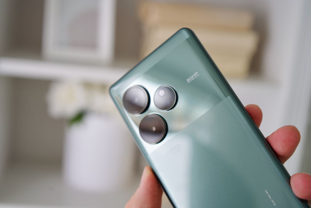 realme GT 6