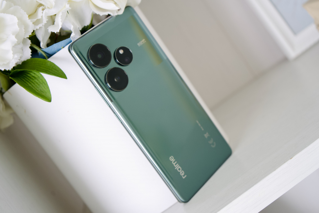 realme GT 6