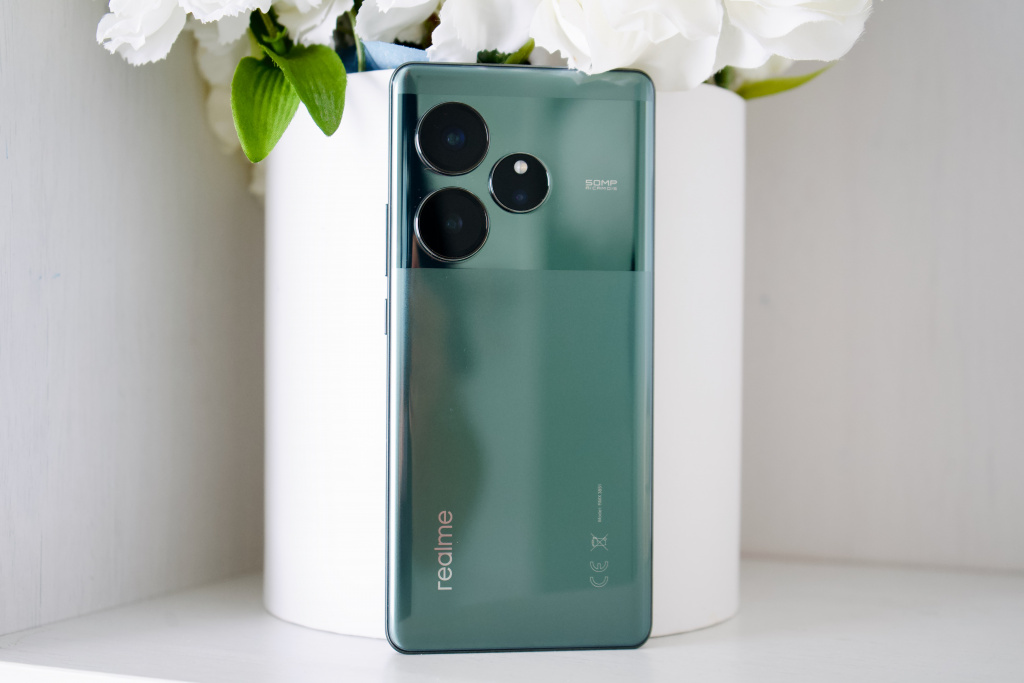 realme GT 6