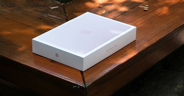 Фанат Apple моментально выставил на продажу свой Macbook Neo после покупки Air, и вот почему